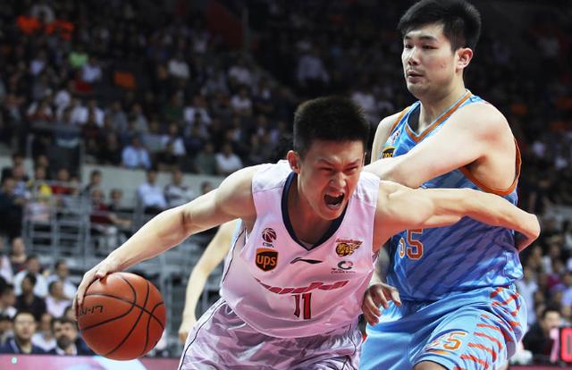  特鲁瓦凭借高效反击战术客场掀翻卫冕冠军